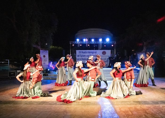 photo_4899921544701127625_w