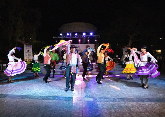 photo_4899921544701127628_w