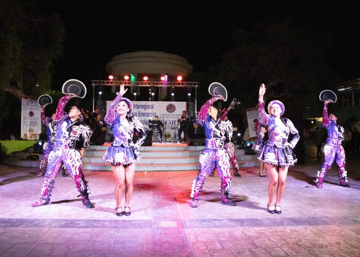 photo_4899921544701127629_w