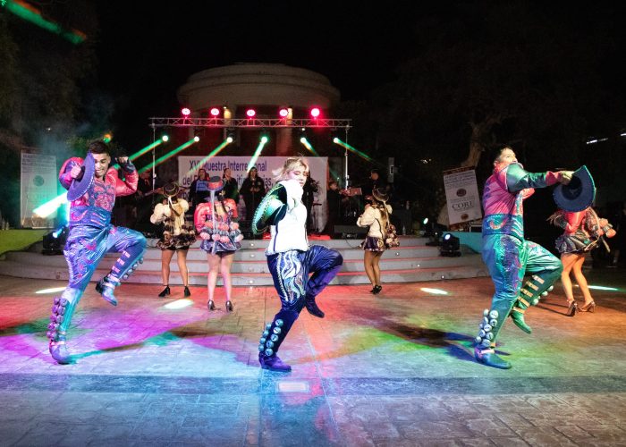 photo_4899921544701127642_w