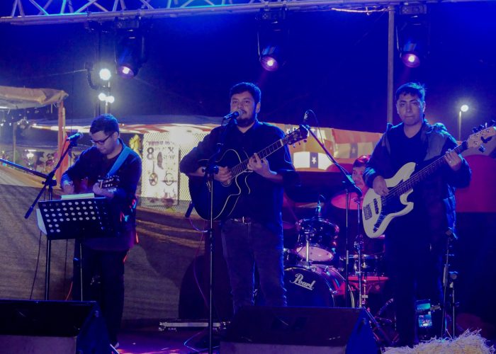 photo_4909324898854351095_w