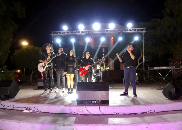 photo_4949590148534872909_w